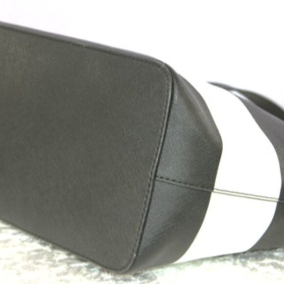 Michael Kors Jet Set Travel Large Tote & Zip Wallet Set – Black & White Saffiano - Picture 6 of 15